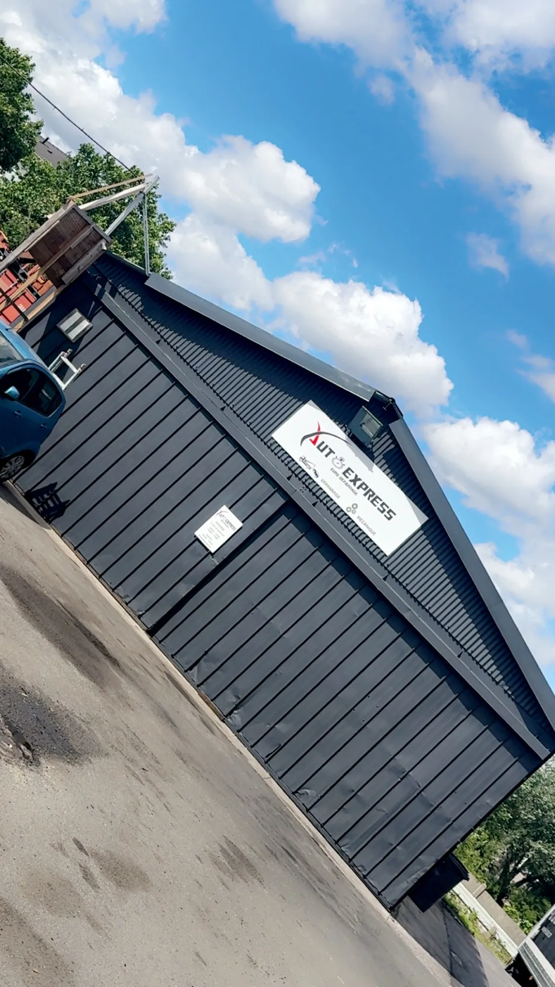 Façade du garage Auto Express Euro Dépannage à Hem
